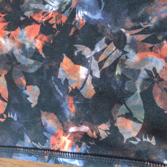 NWOT Woman Leggings size L - Picture 2 of 4